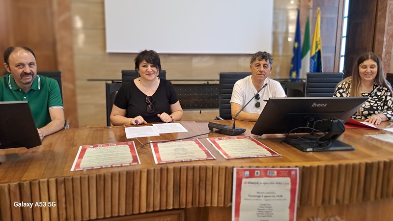immagine notizia (ptn) Lugnano in Teverina, apre il 6 agosto allo Spazio Ex Fabbrica la mostra collettiva “Al-kīmiyā, lo specchio della Luce